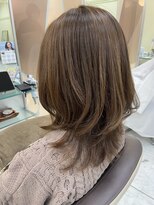 プールドゥマン 屯田(POUR DEMAIN) ミディアム/外ハネ/アッシュベージュ/くびれ