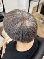 トエ(toe)&nbsp;白髪活かす自然なローライトカラー