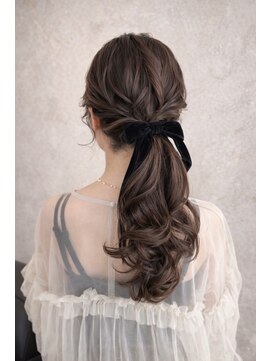 ホログラム ロッポンギ ヘアー(HOLOGRAM ROPPONGI HAIR) ルーズポニーテール