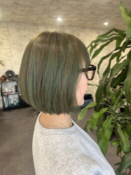 エヌ ヘアー(N-hair)の写真/ハイライトを使ったお洒落カラー◎明るい白髪染めも、白髪ぼかしもお任せ！白髪を活かしたカラーが叶う♪