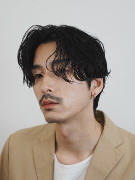 レタッチバイフィフス(RETOUCH by fifth) センターパート×ルーズパーマ