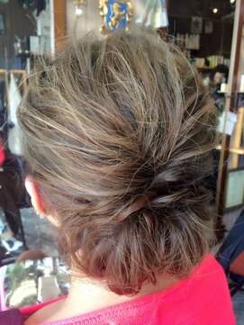 オーバーキャプテンネイキッド(OVER CAPTAIN NAKED) セレブ風シニヨン