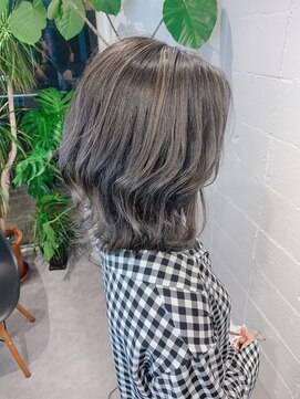 シェル 吉祥寺(shell) 極細ハイライト☆ミルクティーカラー