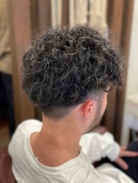 クラク 笹塚店(KURAKU) インパクト大！強めスパイラルパーマ