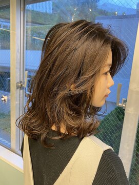 ピース トウキョウ(PEACE TOKYO) 立体感&躍動感のあるミディアムスタイル