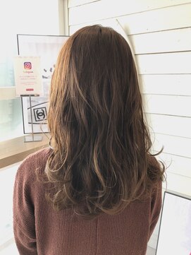 ゴート(Goat) 艶ベージュ