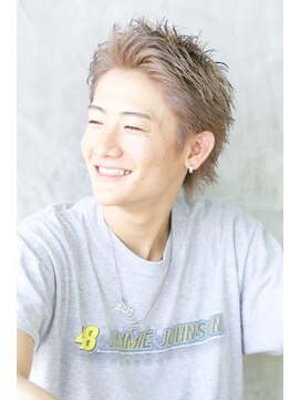 にもう グレーアッシュ　スパイキーショート