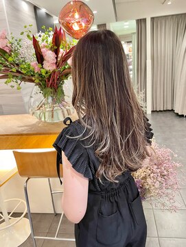 エイゾー(EIZO) 【水倉】表参道/レイヤーカット/フェイスレイヤー/ハイライト