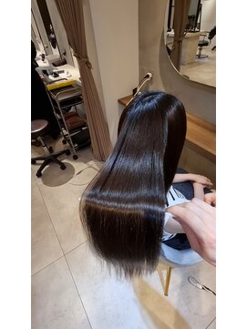 ジーナ 銀座中央通り(Zina) 髪質改善専門美容師がつくる美髪縮毛矯正