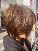 カーキベージュ