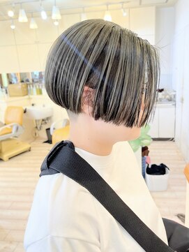 モリオ フロム ロンドン 成増店 【morio成増 セリザワ】刈り上げショートボブ アンブレラカラー