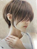 スラッシュ(SLASH)&nbsp;【SLASH】クールさを強調した耳掛けショートボブ