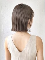 ラミ(L'ami)&nbsp;首元を綺麗に見せる◎ぱつっとボブ/透明感ベージュ