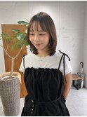 透け感レイヤーで叶う大人くびれミディ