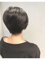 ヴァンクシー バイ ルナ(VANKCY by Luna)&nbsp;20代 30代 ボブ ショート 簡単 大人 前下がり ひし形シルエット
