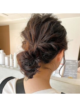 ナロー(NALLOW Bead's) *ヘアセット*ローシニョン*チョコブラウン*