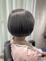 ツムグ 代官山店(TUMUGU)&nbsp;白髪ぼかしパープルブラックミントアッシュ×小顔ショートボブ