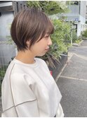 ショートヘア丸みショートグレージュ
