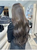 アッシュグレージュロングヘアブラウンカラー