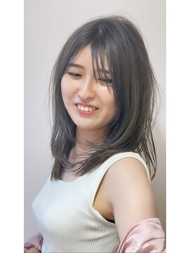 レヴィア(REVIA) レイヤーカット前髪カット顔まわりカット