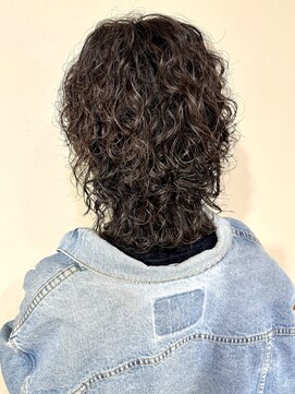 クレビアテン(CreBiA ten_) ウェーブヘア　スパイラルパーマ　ウルフパーマ