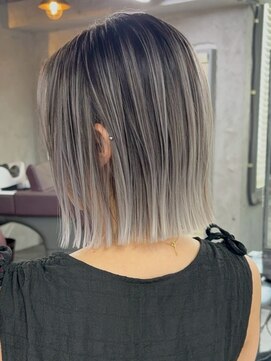 アポロ 横浜駅店(apollo) ブリーチ/ミディアムヘア/デザインカラー/フェイスフレーミング