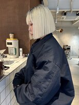 ミュー(miμ)&nbsp;カットで差をつけるタッセルボブとハイトーンブロンド