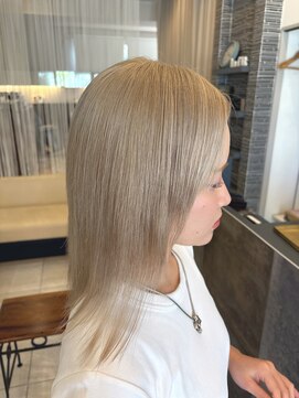 ジゼル 小倉(GiseL) ホワイトブロンド/かじ