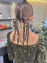 ケンジ 横浜(KENJE)&nbsp;ツインアレンジ/編みおろし/結婚式/お呼ばれヘア