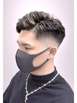 ヘアスタジオ ロメオ(hair studio Romeo)&nbsp;外国人風パーマ×スキンフェードカット