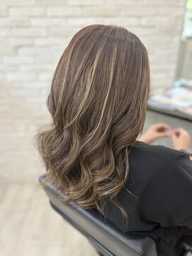ヘアースタジオココルッチ(hair studio CoCo-Rucchi) ハイライト×ベージュ