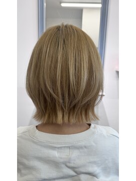 ヘアーサロン ラシア(hair salon Lasia) 大人ショートボブ/ぱっつんボブ/ブロンドベージュ/重めショート