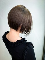 ライフ 住道店(Lyfe)&nbsp;大人女性に似合う前下がりショートボブ艶髪カラー