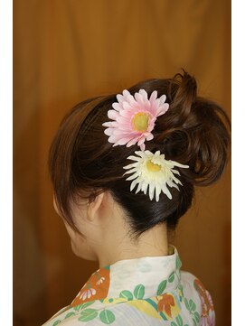 シュプール(Shupool) ミディアム アップスタイル