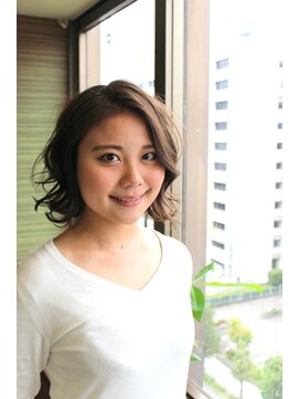 ビアージュ(Viage) 外ハネ切りっぱなしボブ