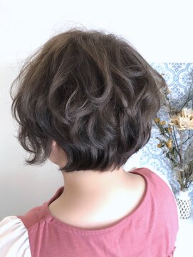 ロイヤルヘアー(ROYAL HAIR) ワンブリーチ×シルバーアッシュショート