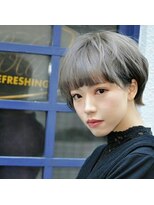 カドル(CUDDLE)&nbsp;アッシュグレーが映えるマッシュショートボブ！