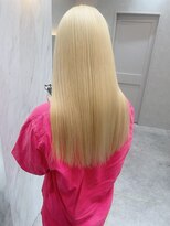 ロンド レア 天神大名店(Lond Le’a) ホワイトブロンド/外ハネボブ/美髪/ワイドバング/ブルーブラック