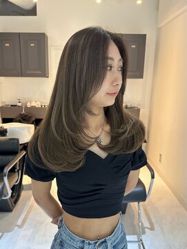 ヨロ 小岩(YOLO) レイヤーカットハイライトショートヘアイルミナカラーオージュア