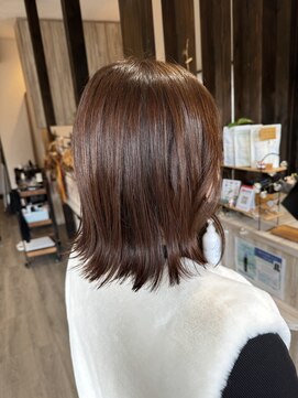 ペアツリー(Pear tree) 外はねセミディ、艶カラー