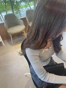 ヘアーエスクールエミュ(hair S. COEUR emu) シースルーベージュブラウン