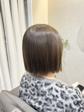 サロンドクオリア(Salon de Qualia) 切りっぱなしボブ/オリーブベージュ/髪質改善ストレート/S