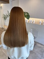 ウタリ(utari)&nbsp;ツヤ感抜群ストレート【難波 桜川/髪質改善】