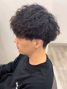 一鳳庵　【イオアン】 波巻きツイストスパイラル　フェード　パーマ