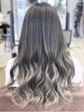 クアトログランシュ ひたちなか店(QUATRO×GranCieux) シルバーグレージュグラデーション