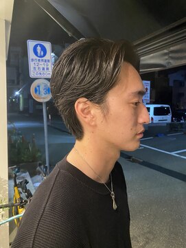 ウェルネス(Wellness) ナチュラルセンターパートオールバックスタイル