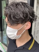 フィフス 栄(fifth)&nbsp;波巻きスパイラルパーマセンターパートツイストスパイラルパーマ