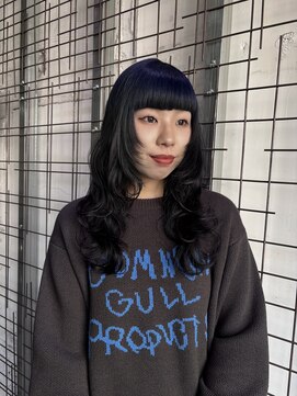 ウム(UMM) ウルフカット×ルーツカラー