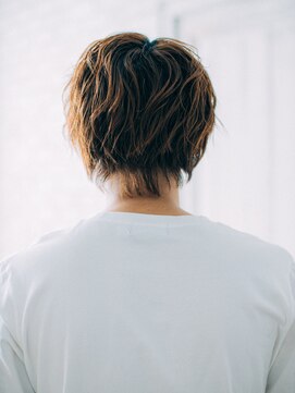 シンシ(Cinci) センターパート×ナチュラルパーマ