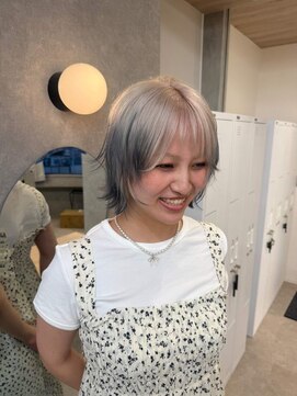 バサ 立川店(BASSA) ホワイトシルバーウルフ